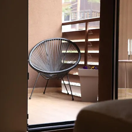 Lazarevic Lux - Pekovic * 兹拉蒂博尔