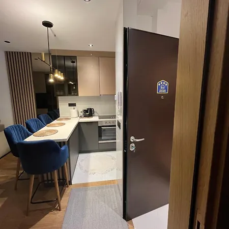 Lazarevic Lux - Pekovic 兹拉蒂博尔