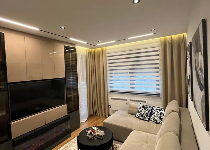 Апартаменты Lazarevic Lux - Pekovic *