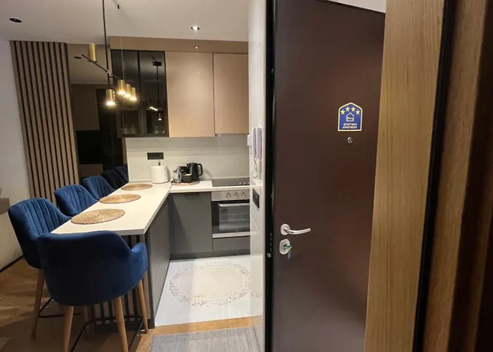 Lazarevic Lux - Pekovic Златибор